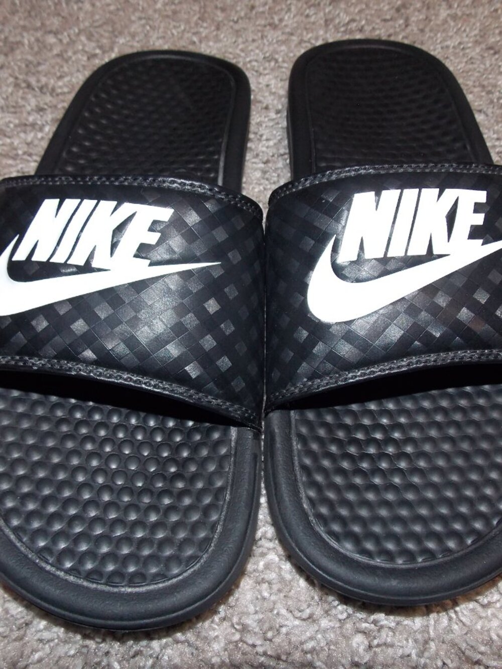 Nike Women's Benassi Just Do It Sandal Size 9